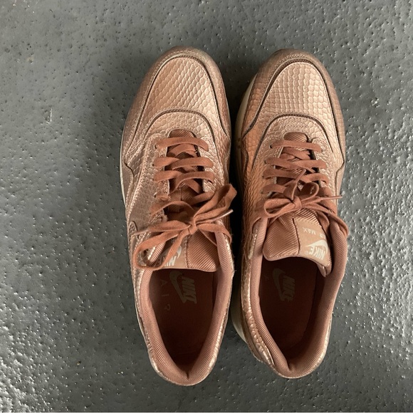 Nike Air Max 1 Bronze Snakeskin Patterned Sneakers- Women, Sz 10 - Picture 7 of 8